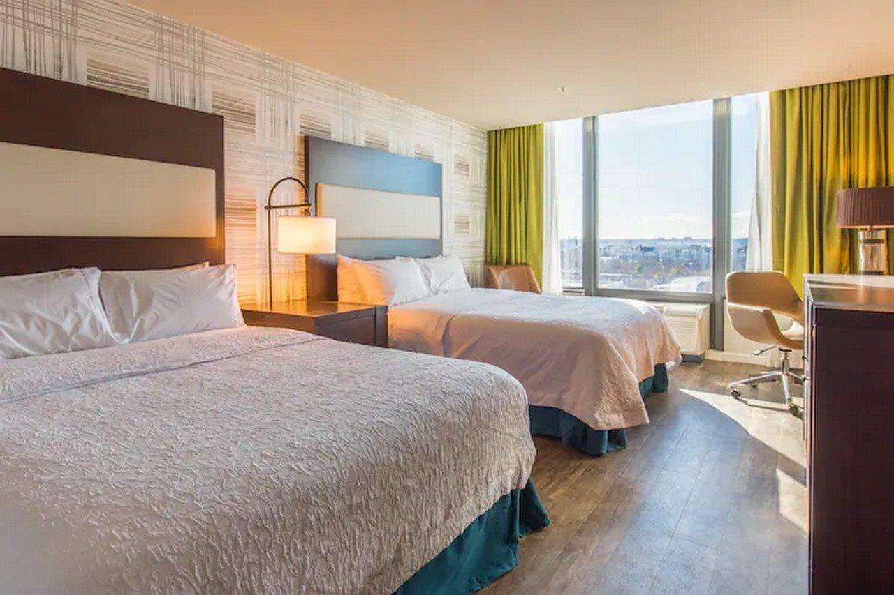 Hampton & Washington, D.c. - Navy Yard 3*