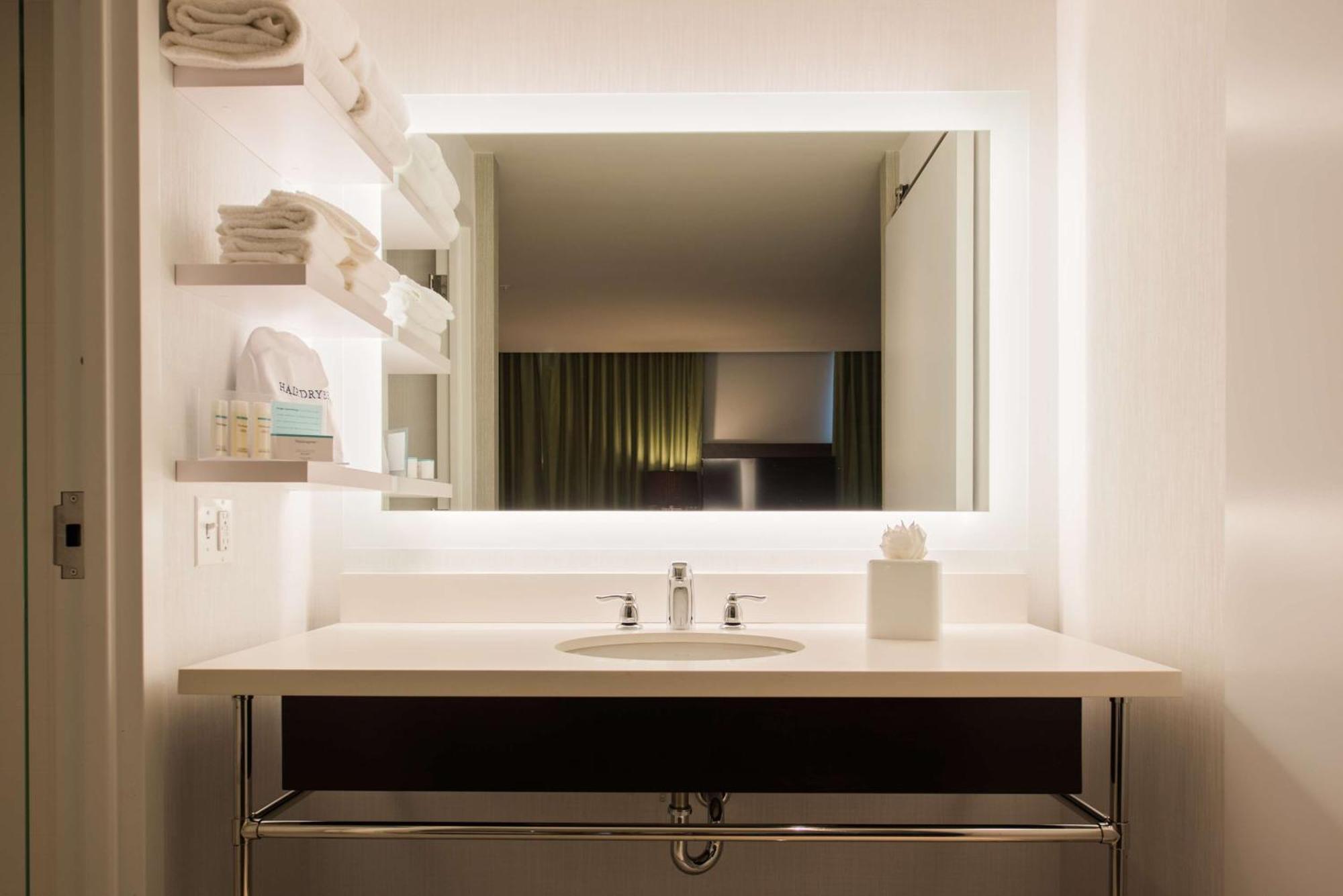 Hotel Hampton & Washington, D.c. - Navy Yard 3*
